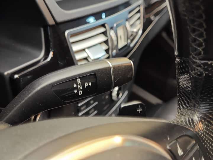 Mercedes-Benz E-Class 2015 E 200 L Sport — фото 15