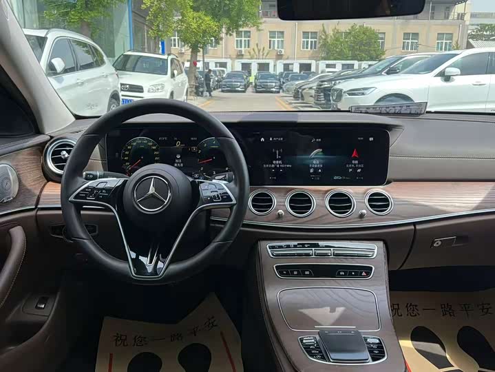 Mercedes-Benz E-Class 2022 E 300 L Luxury — фото 27