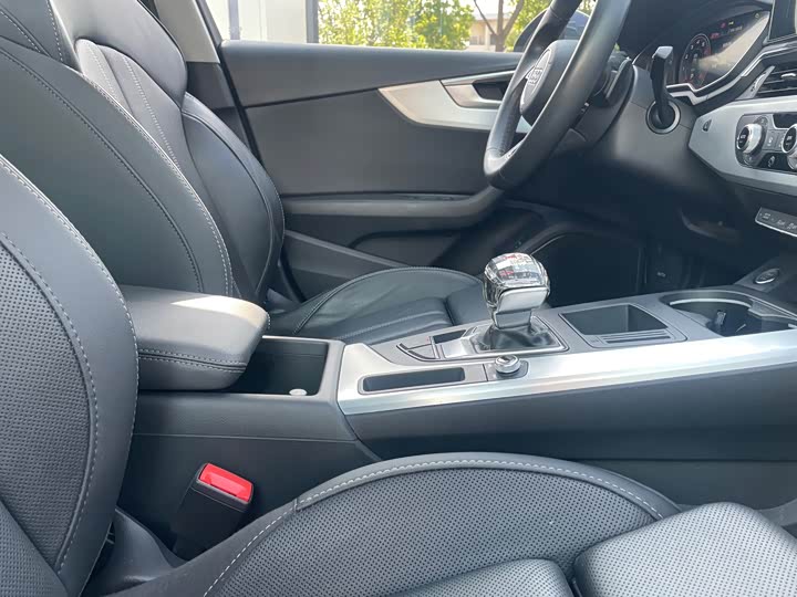 Audi A4L 40 TFSI стиль-динамик — фото 13