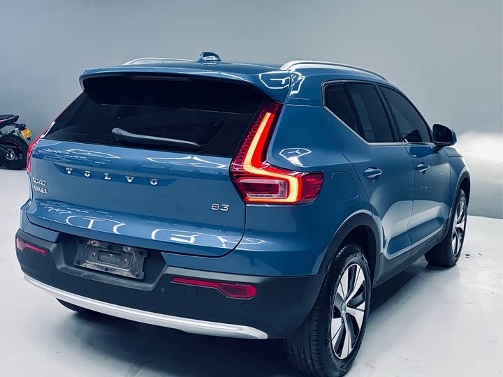 Volvo XC40 2023 B 3 — фото 5