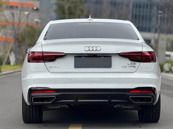 Audi A4L 40 TFSI люкс-динамик — фото 10