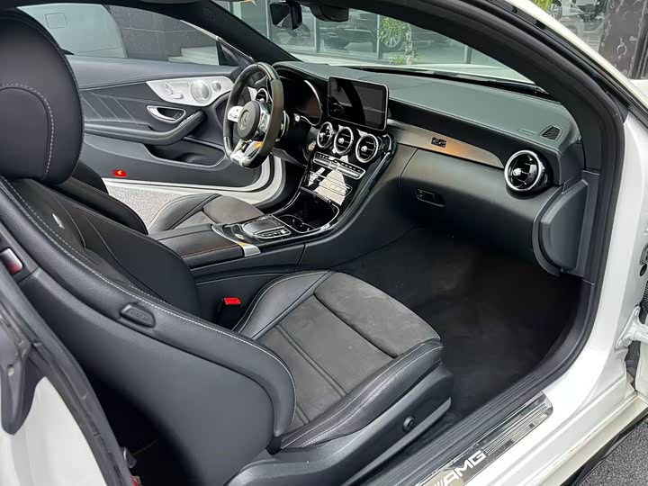 Mercedes-Benz C-Class 2019 AMG C 63 — фото 6