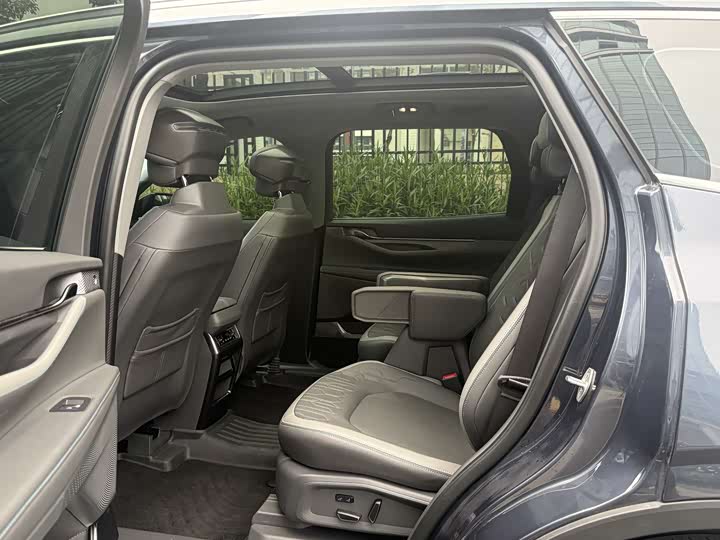 Ford Edge — фото 15