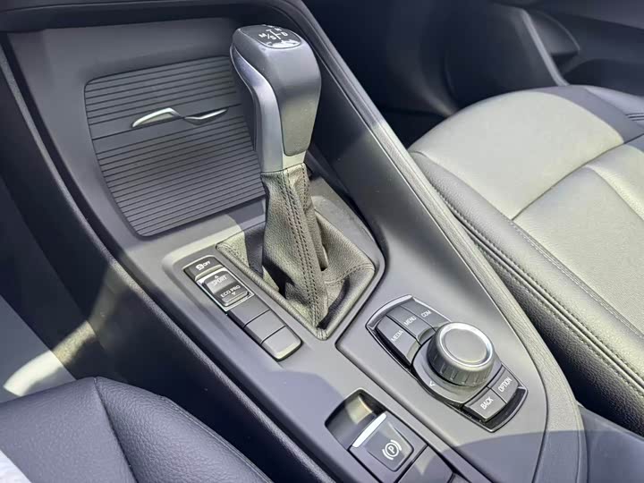 BMW X1 2019 s Drive 20 Li Leading — фото 15