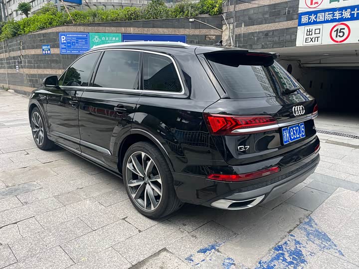 Audi Q7 2020 55 TFSI quattro S line Sport — фото 3