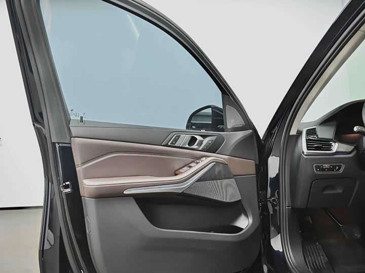 BMW X5 2022 x Drive 30 Li M — фото 31