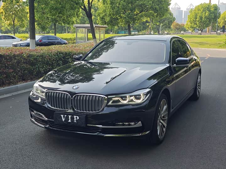 BMW 7-Series 2018 740 Li Leading