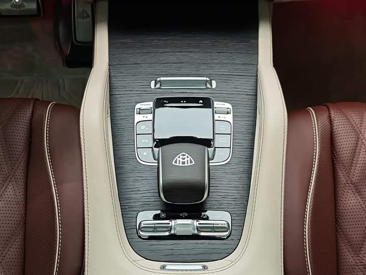Maybach GLS 2025 GLS 600 4 MATIC — фото 16