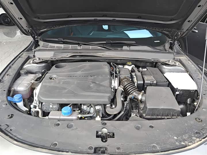 Changan UNI-V 2024 1.5 T — фото 20