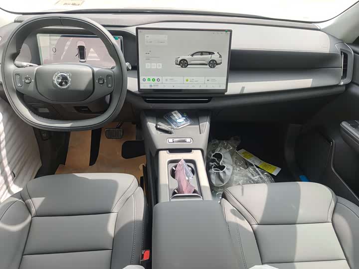 Volvo XC70 Hybrid 2026 4 WD Core — фото 5