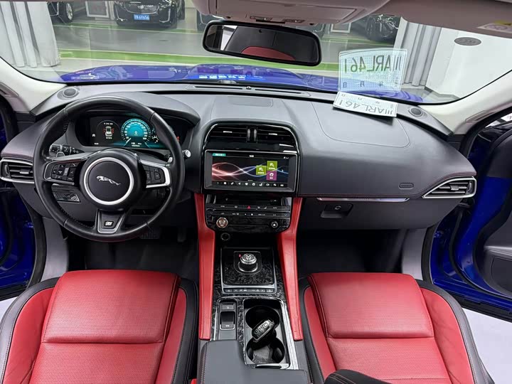 Jaguar F-PACE 2018 2.0 T 4 WDR-Sport — фото 2