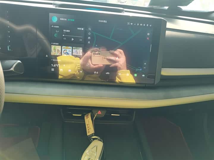 Changan UNI-T 2023 1.5 T Premium — фото 13