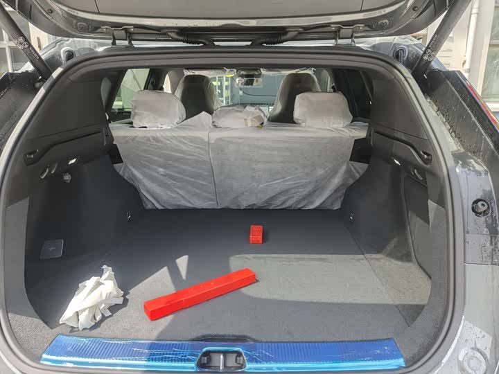 Volvo XC70 Hybrid 2026 4 WD Plus — фото 7