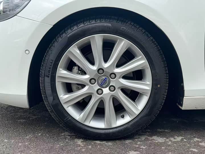 Volvo V40 2015 1.6 T — фото 17