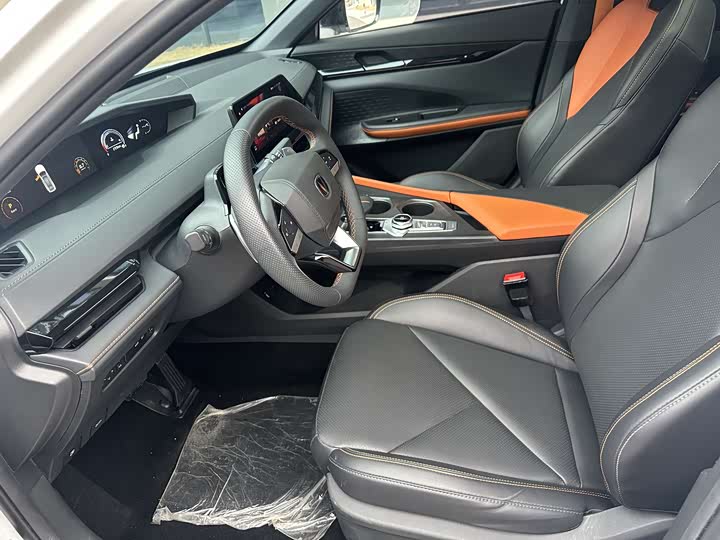 Changan UNI-V 2022 1.5 T Premium — фото 23