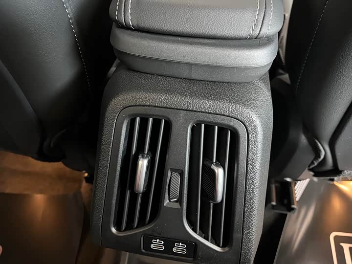 BMW X1 sDrive25Li X — фото 14