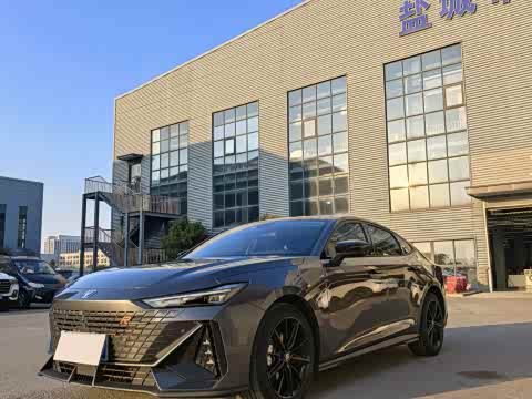 Changan UNI-V 2023 1.5 T Premium — фото 12