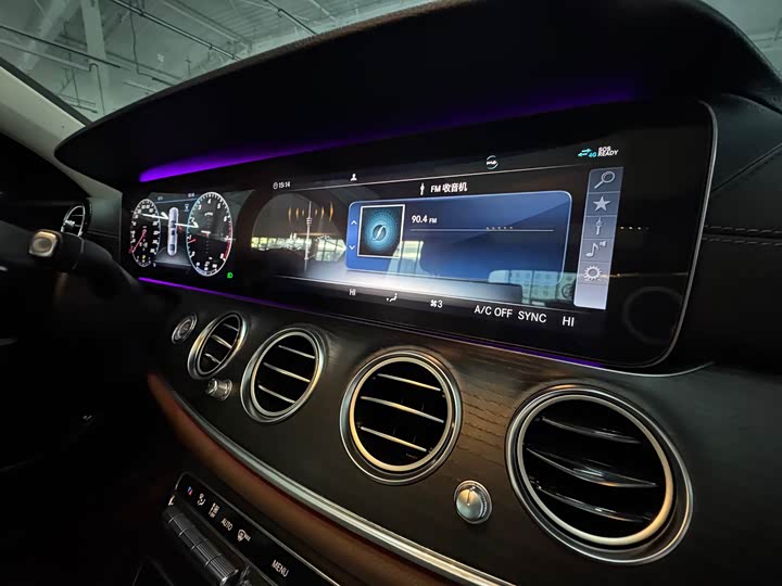 Mercedes-Benz E-Class 2019 E 300 L — фото 19