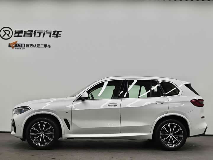 BMW X5 2019 x Drive 40i M — фото 17