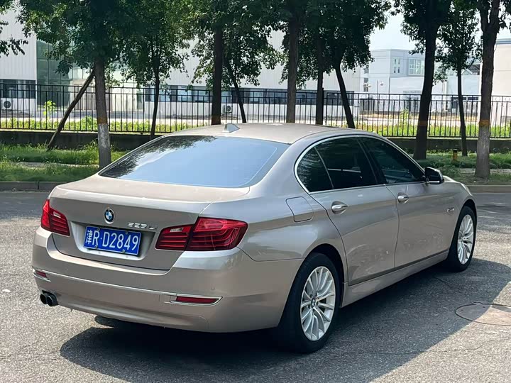 BMW 5 Series 525Li — фото 6
