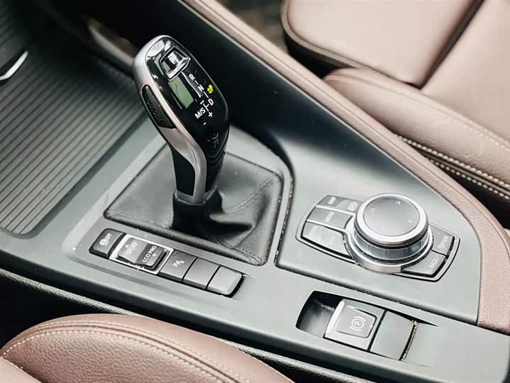 BMW X1 2022 s Drive 25 Li Leading — фото 11
