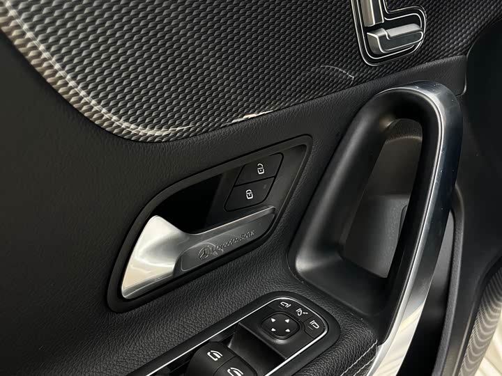 Mercedes-Benz A-Class 2021 A 200 L — фото 20