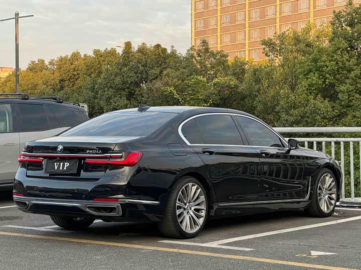 BMW 7-Series 2016 740 Li Leading — фото 7