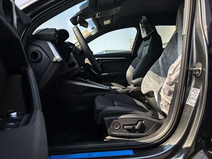 Audi A3 2026 A 3 L Limousine 35 TFSI — фото 2