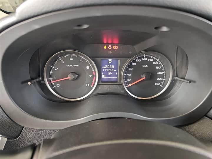 Subaru XV 2016 2.0i — фото 12