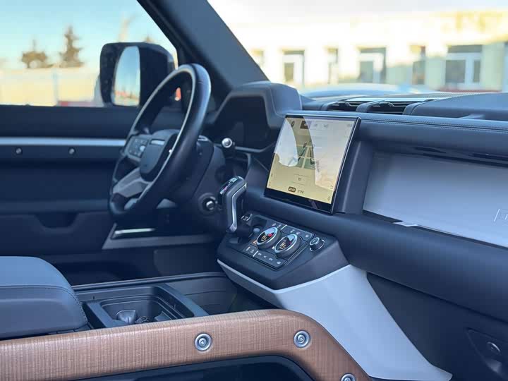Land Rover Defender — фото 17