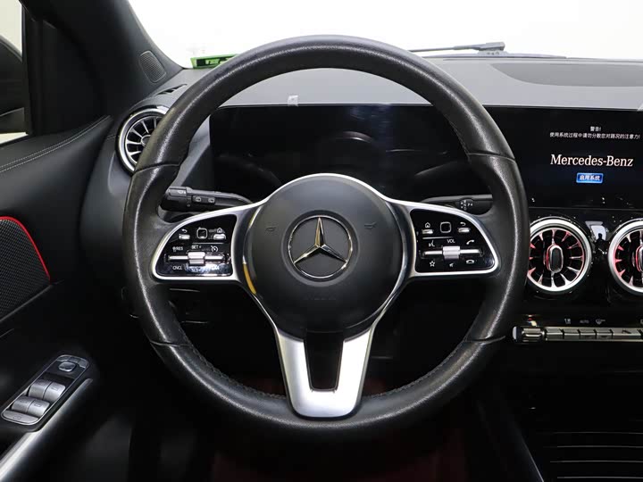 Mercedes-Benz GLA 2022 GLA 200 — фото 18