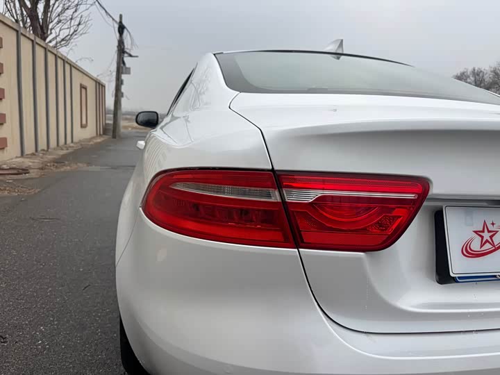 Jaguar XEL 2018 2.0 T 200 PS — фото 26