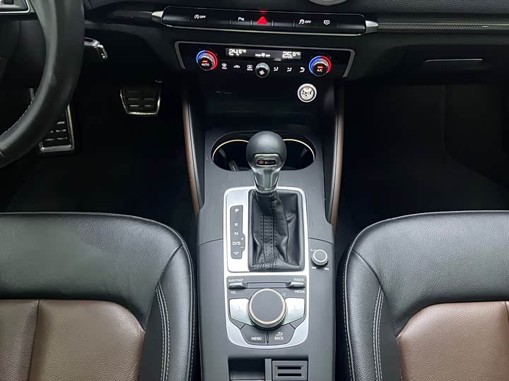 Audi A3 2018 30 Limousine 35 TFSI — фото 10