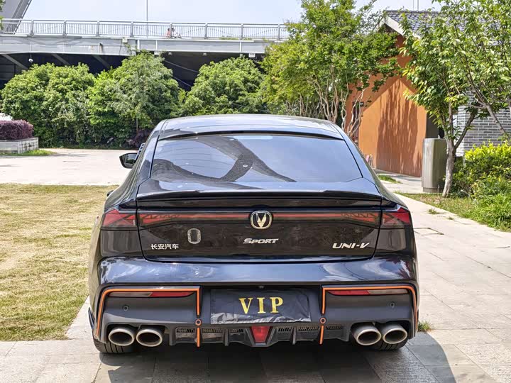 Changan UNI-V 2023 1.5 T — фото 5