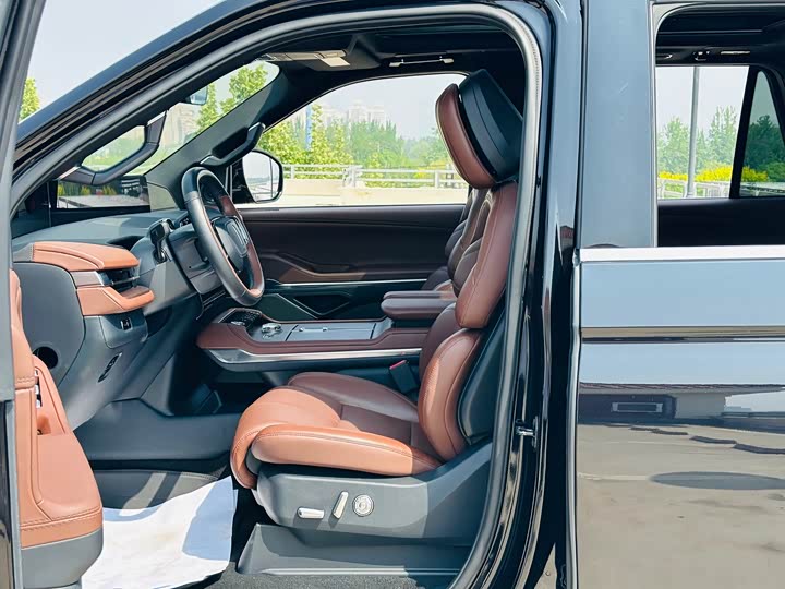 Lincoln Navigator — фото 11