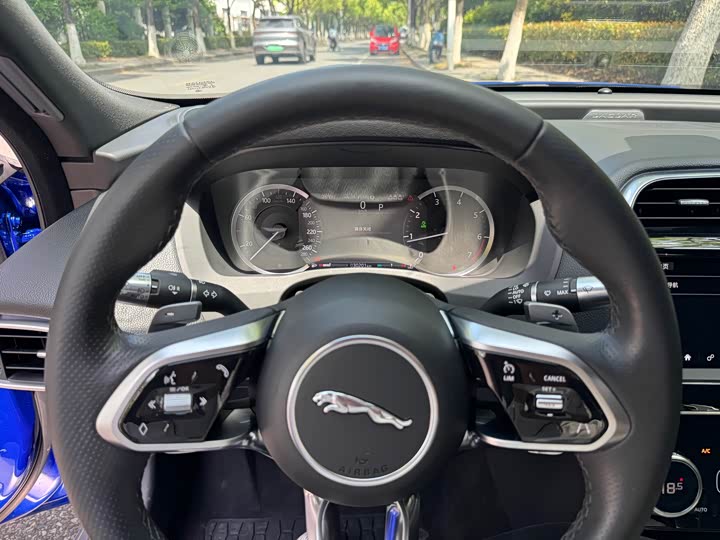Jaguar XEL 2020 2.0 T 200 PS R-DYNAMIC — фото 8