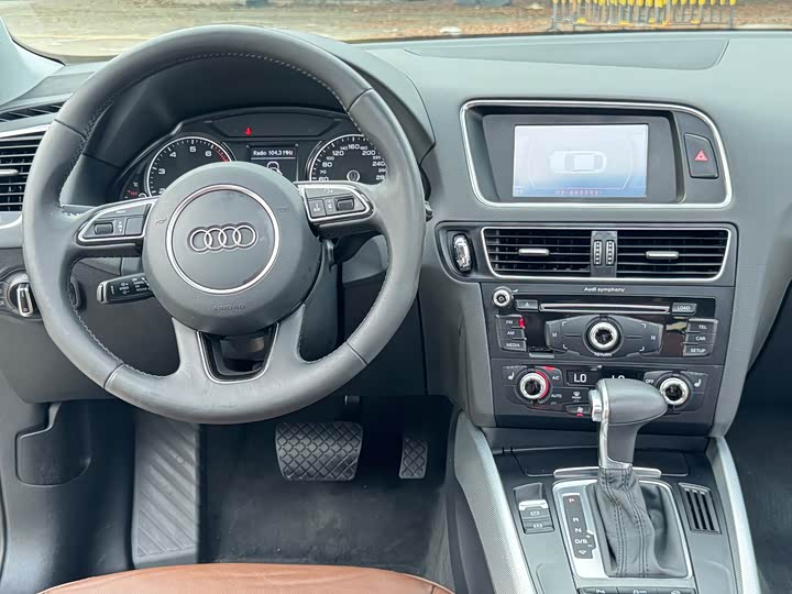 Audi Q5 2015 40 TFSI — фото 9