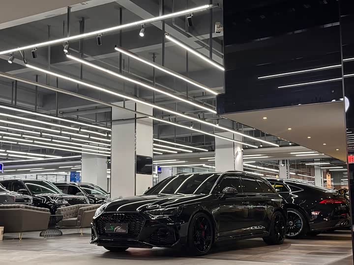 Audi RS4 2023 RS 4 Avant — фото 3