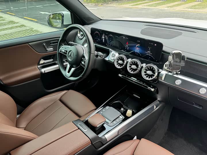 Mercedes-Benz GLB 2021 GLB 200 — фото 20