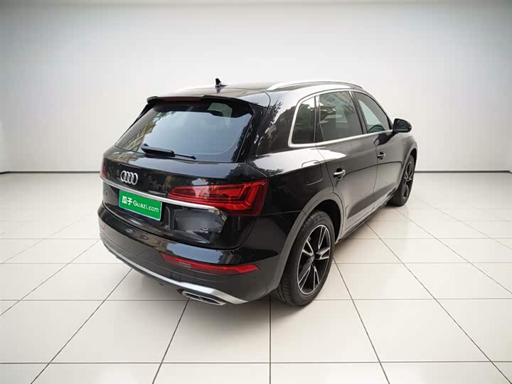 Audi Q5L 2023 40 T — фото 4