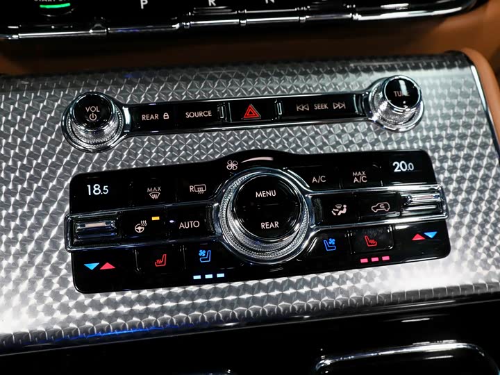 Lincoln Aviator — фото 20