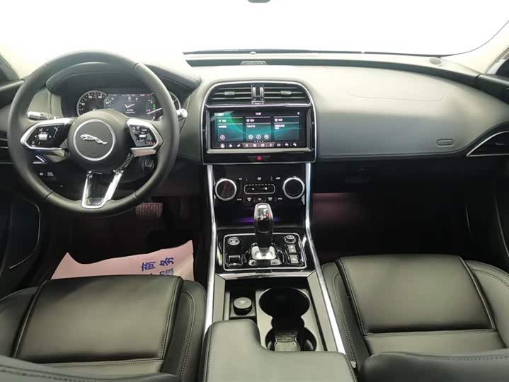 Jaguar XEL 2020 2.0 T 200 PS S — фото 12