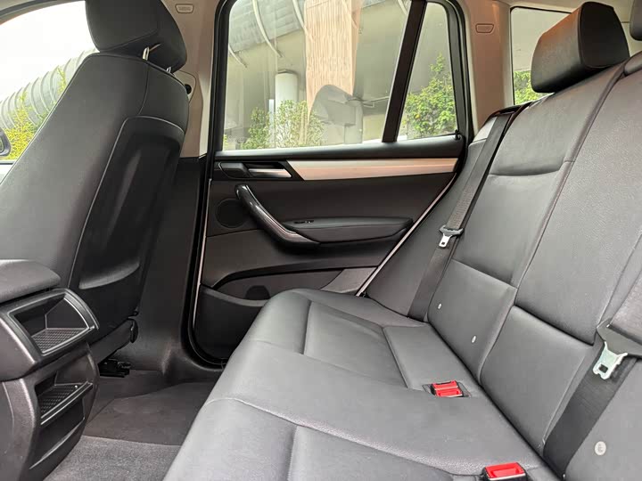 BMW X3 2016 s Drive 20i — фото 9