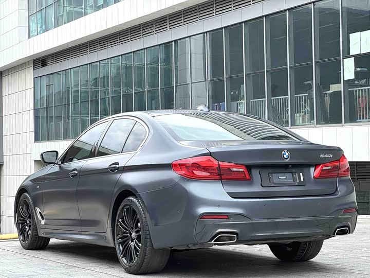 BMW 5 Series 540i M спортпакет — фото 9