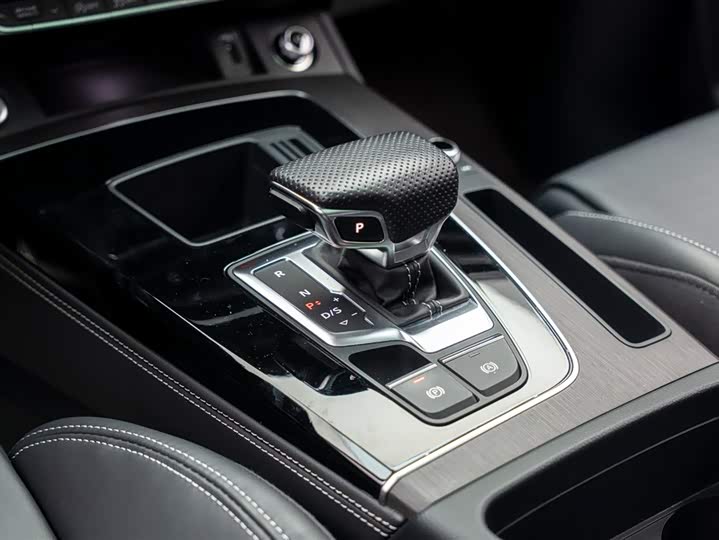 Audi Q5L 2024 45 TFSI — фото 13