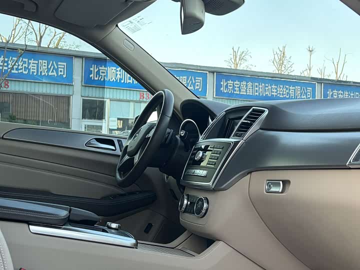 Mercedes-Benz M-Class 2015 ML 320 4 MATIC — фото 10
