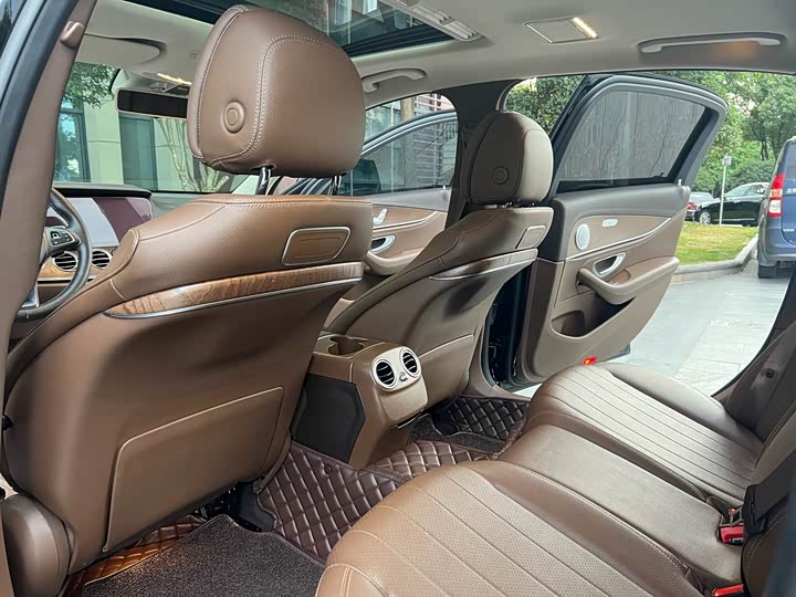 Mercedes-Benz E-Class рестайлинг E 200 L — фото 6