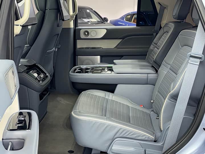 Lincoln Navigator — фото 10