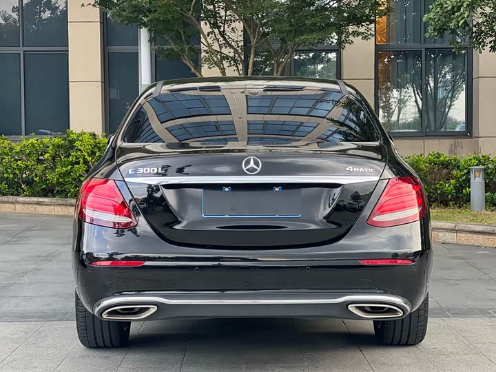 Mercedes-Benz E-Class рестайлинг E 200 L — фото 9