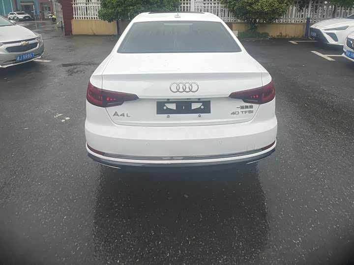 Audi A4L 2019 40 TFSI VI — фото 4